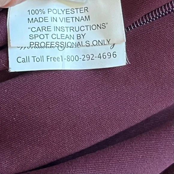 JOVANI EVENING GOWN W/ RUCHING AND EMBELLISHED SHOULDER DETAILS SIZE 20 - Picture 5 of 10